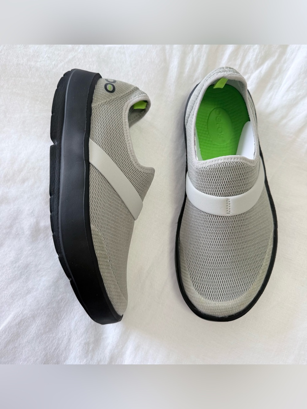 OOFOS | Women’s 8 | Gray Black OOmg eeZee Mesh Slip On Recovery Shoes Loafers